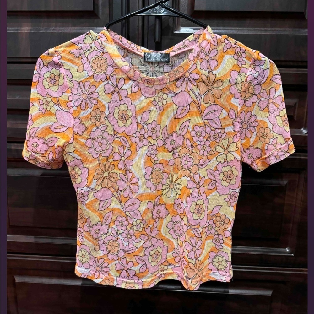 Floral Short Sleeve Top juniors MEDIUM